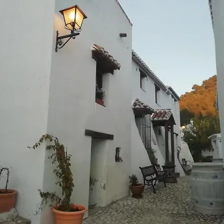 Bed & Breakfast The Lost Village El Acebuchal 3*